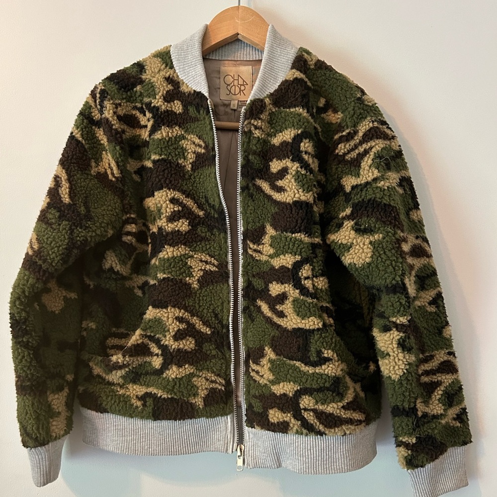 Camouflage short bomber jacket